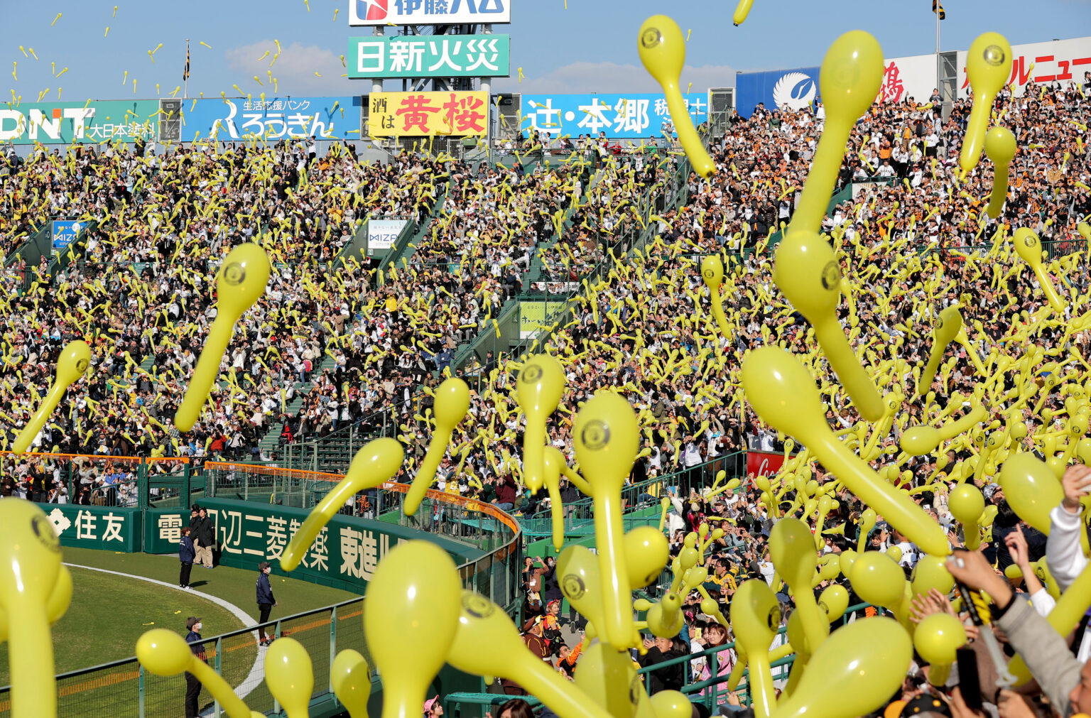阪神、ラッキーセブンのジェット風船を2026年から再開へ SNS「やっと復活 …