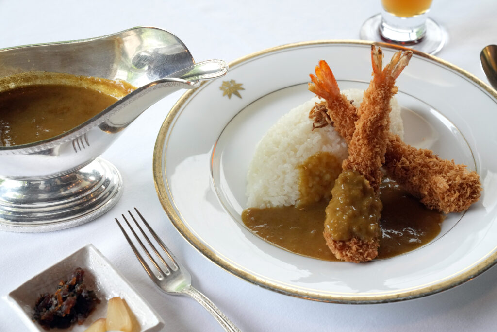 レトロカレー ミニチュア 本物にしか見えない!」レトロなカレーが実は全部ミニチュア